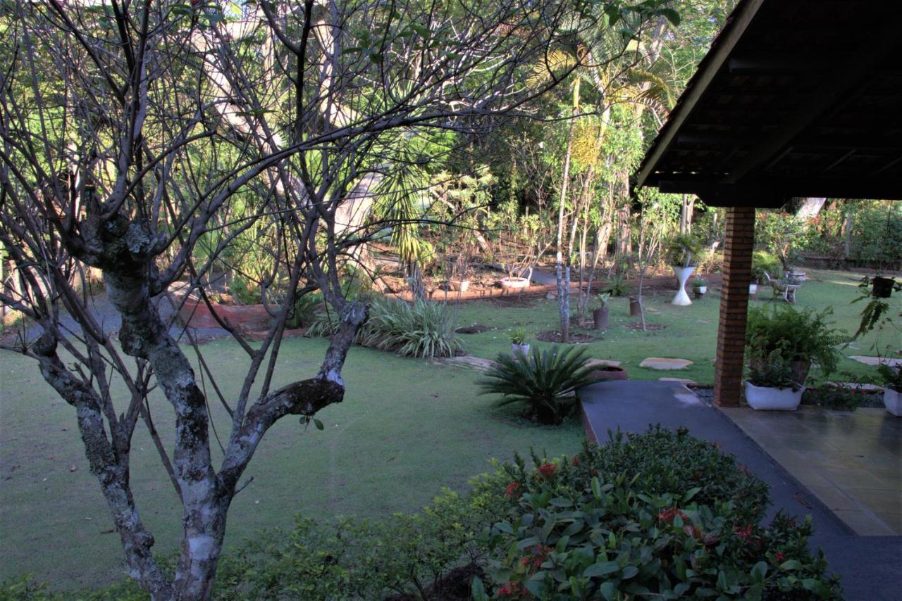Casa no bosque com piscina e lareira a 1,2 km do centro Chapada dos Guimarães Exterior foto
