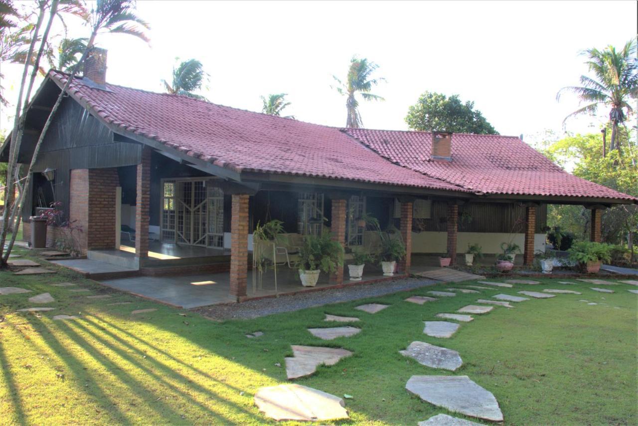 Casa no bosque com piscina e lareira a 1,2 km do centro Chapada dos Guimarães Exterior foto