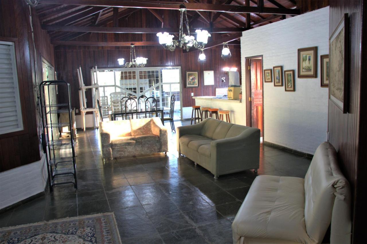 Casa no bosque com piscina e lareira a 1,2 km do centro Chapada dos Guimarães Exterior foto