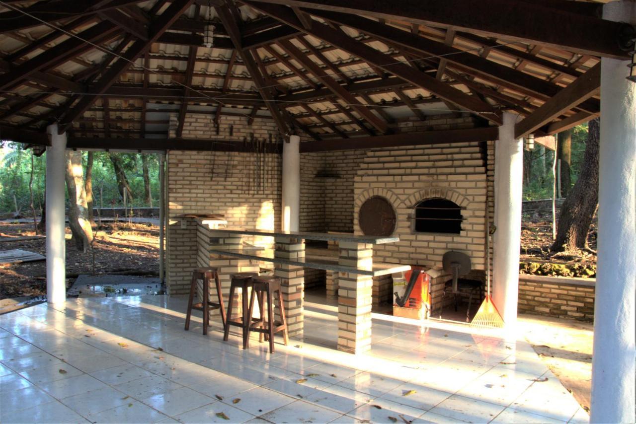 Casa no bosque com piscina e lareira a 1,2 km do centro Chapada dos Guimarães Exterior foto