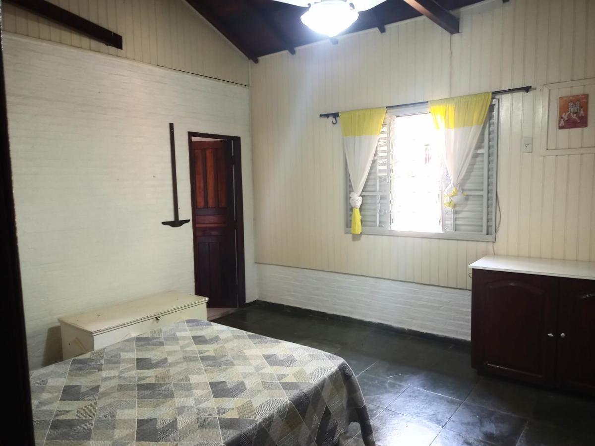 Casa no bosque com piscina e lareira a 1,2 km do centro Chapada dos Guimarães Exterior foto